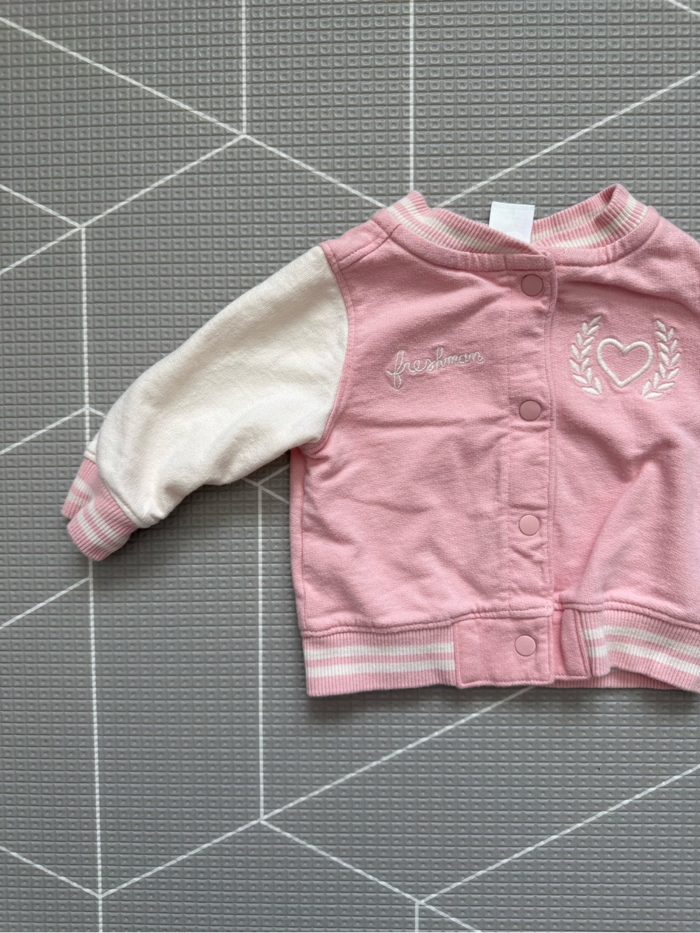 Carters|Baby girl Pastel Pink Heart Embroidered Snap-Front Varsity Jacket•••3M